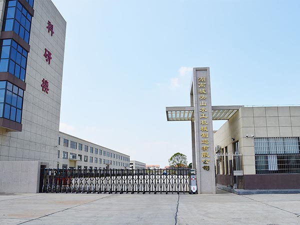 厂房大门